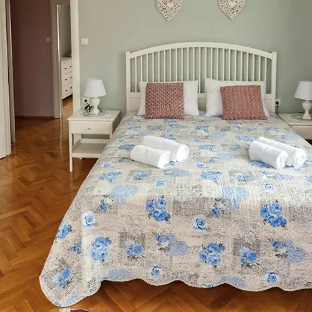 House 5 Apartman